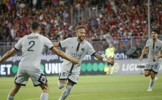 女重队员凭 女重队员凭